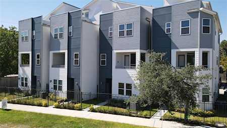 1909 Maury St Houston, TX 77026