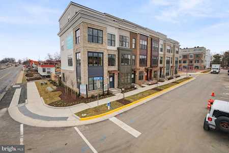 7395 Blade Dr Falls Church, VA 22042