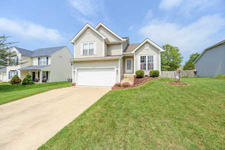 6064 Brandermill Ridge Columbus, IN 47203