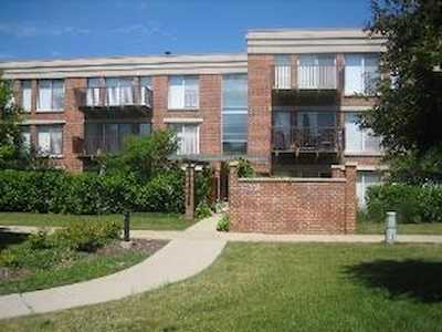 351 Kelburn Rd #316 Deerfield, IL 60015
