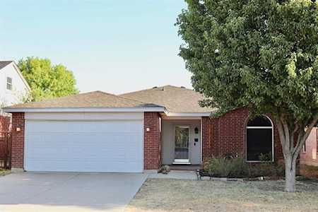 10228 DAWSON Trail Fort Worth, TX 76108