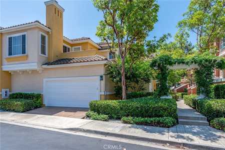 1005 Reggio Aisle Irvine, CA 92606