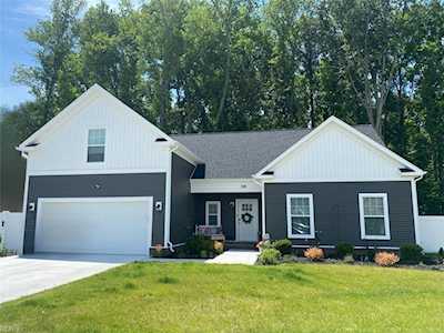 320 Michael Selby Dr Hampton, VA 23666