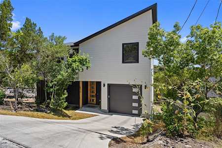 18412 Roundrock RD Jonestown, TX 78645