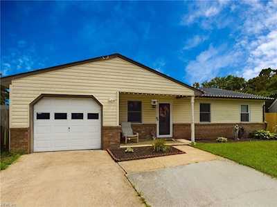 1320 Pierside Ct Virginia Beach, VA 23453