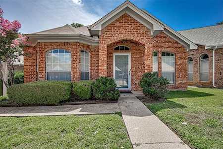 2880 Inniswood Circle Arlington, TX 76015