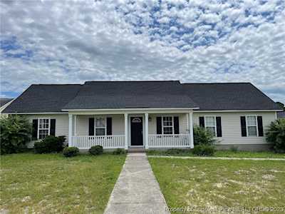 2825 Spring Cress Dr Hope Mills, NC 28348