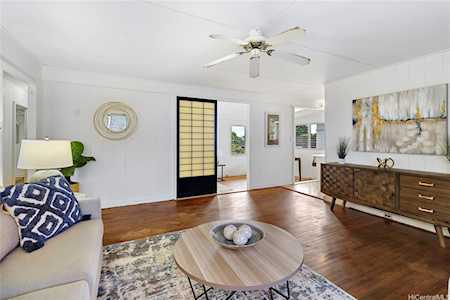 1527 Kaleilani Street Pearl City, HI 96782