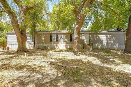 3622 Brook Valley Street Granbury, TX 76048