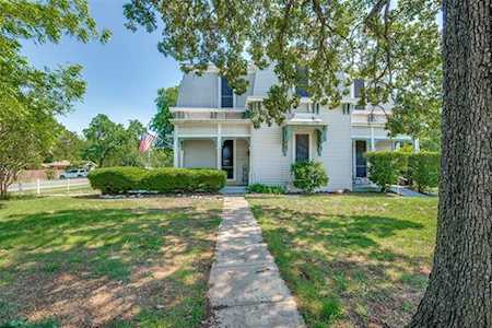 400 S Washington Street Pilot Point, TX 76258