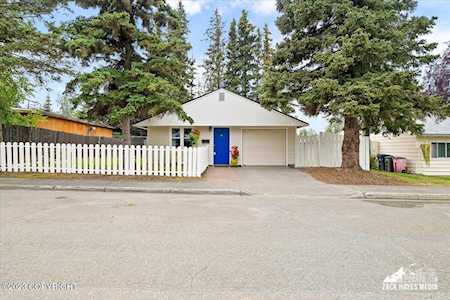 2666 Porter Place Anchorage, AK 99508