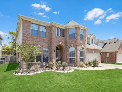2614 Sunset Lake Dr Sugar Land, TX 77478