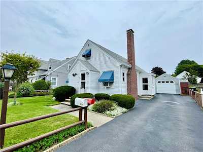 45 Dickinson Ave North Providence, RI 02904