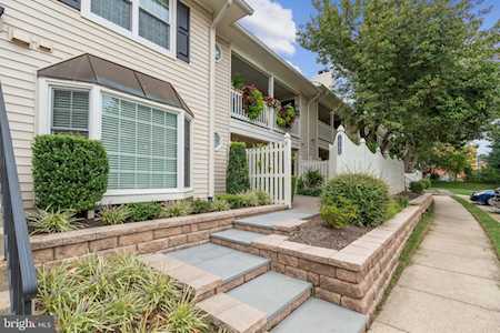 10196B Ashbrooke Ct #122 Oakton, VA 22124