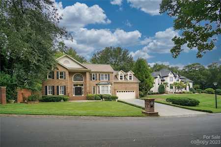 620 River Oaks Ln Charlotte, NC 28226