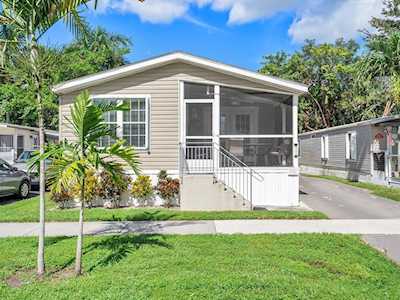 5141 SW 30th Way Fort Lauderdale, FL 33312