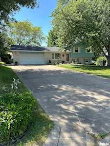 203 Pine Circle Eureka, IL 61530