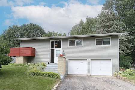 537 S 13th St St. Charles, IL 60174
