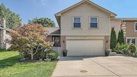 205 Grovenor Dr Schaumburg, IL 60193