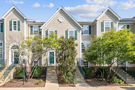 2428 Courtyard Circle #5 Aurora, IL 60506