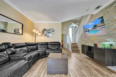 3745 Amalfi Dr Hollywood, FL 33021