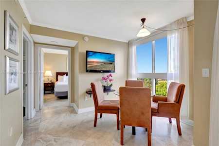 2951 S Bayshore Dr #704 Miami, FL 33133