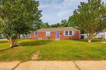 724 Pelham Dr Hampton, VA 23669