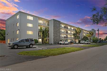 4906 Victoria Dr #302 Cape Coral, FL 33904