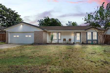 6940 Briardale Drive North Richland Hills, TX 76182