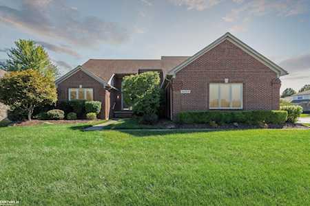 15728 Candle Dr Macomb, MI 48042