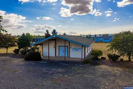 2120 Three Lakes Dr Albany, OR 97322