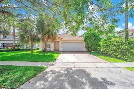 2133 NW 208th Ter Pembroke Pines, FL 33029