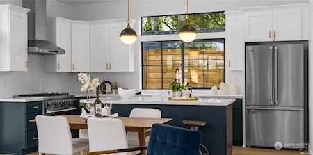 8717 13th Ave NW Seattle, WA 98117