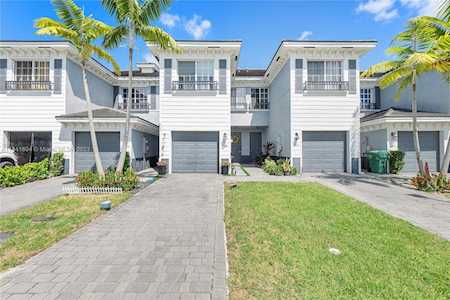 1366 NW 34th Way Lauderhill, FL 33311
