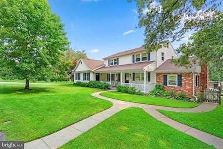 2418 Bramarr Ave Catonsville, MD 21228