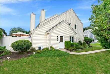 139 Fields Ln Peekskill, NY 10566