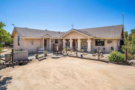 25403 Four Corners Rd Ramona, CA 92065