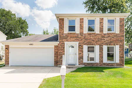 693 Sand Creek Dr Carol Stream, IL 60188