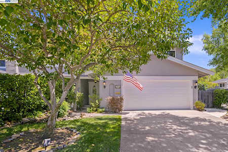 1101 Cardigan Dr Walnut Creek, CA 94596