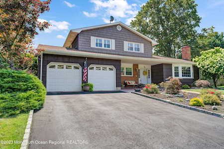 10 Hyannis Dr Old Bridge, NJ 08857