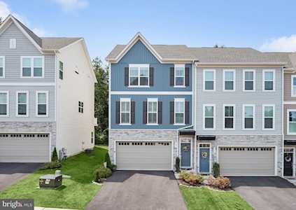 593 Cross Chase Dr Millersville, MD 21108