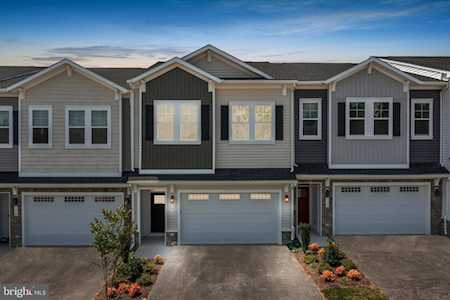 154 Leather Flower Dr Lake Frederick, VA 22630