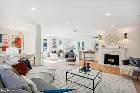 6700 Rannoch Rd Bethesda, MD 20817
