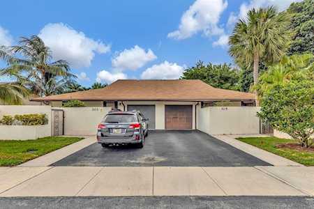 305 SW 28th Avenue Delray Beach, FL 33445