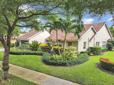1305 S Parkside Circle S. Circle Boca Raton, FL 33486