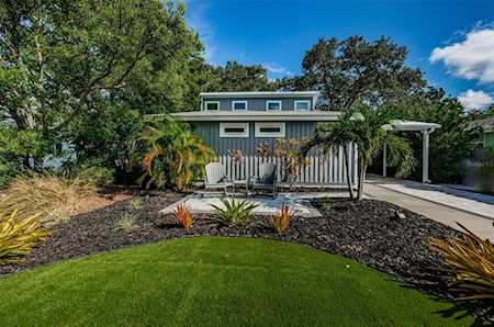 420 Orangewood Dr Dunedin, FL 34698