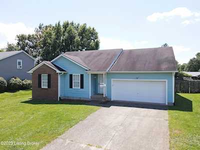 504 Garden Ct Simpsonville, KY 40067