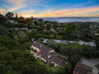 7770 Roseland Pl La Jolla, CA 92037