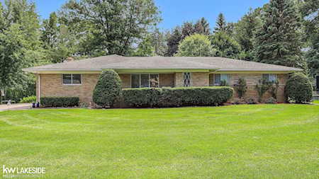 185 Montmorency Rd Rochester Hills, MI 48307