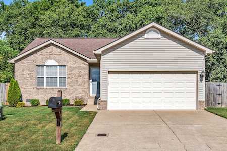 106 Oak Meadow Ct Hendersonville, TN 37075